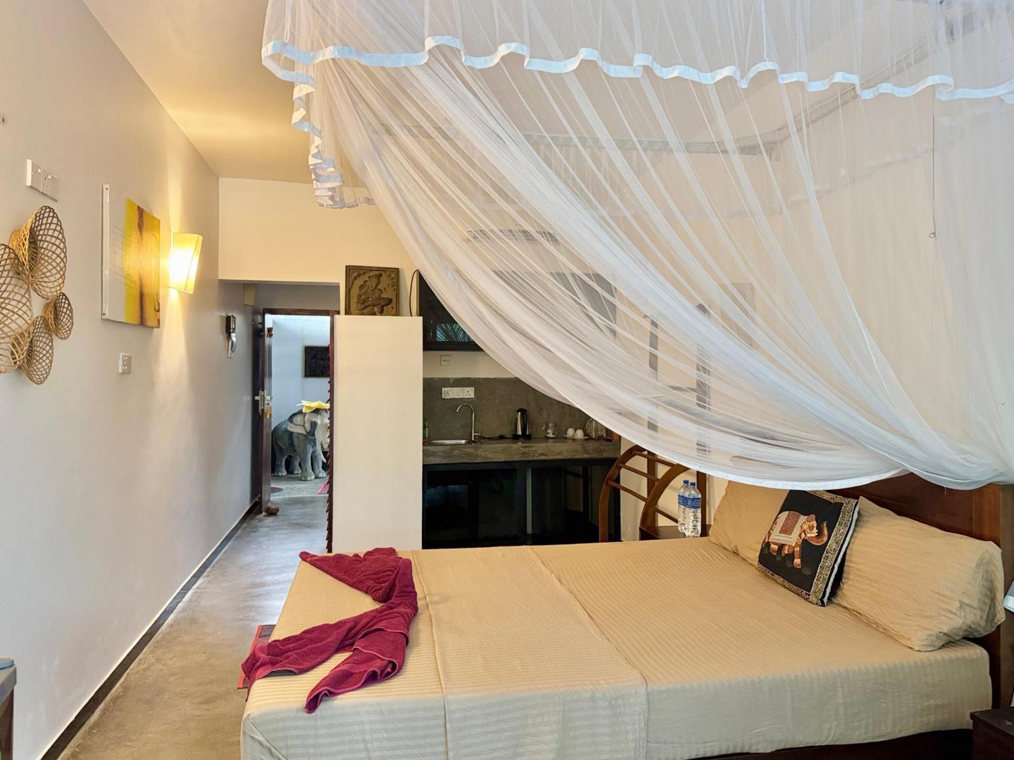 Swastha Ayurveda Villa Хіккадува Номер фото