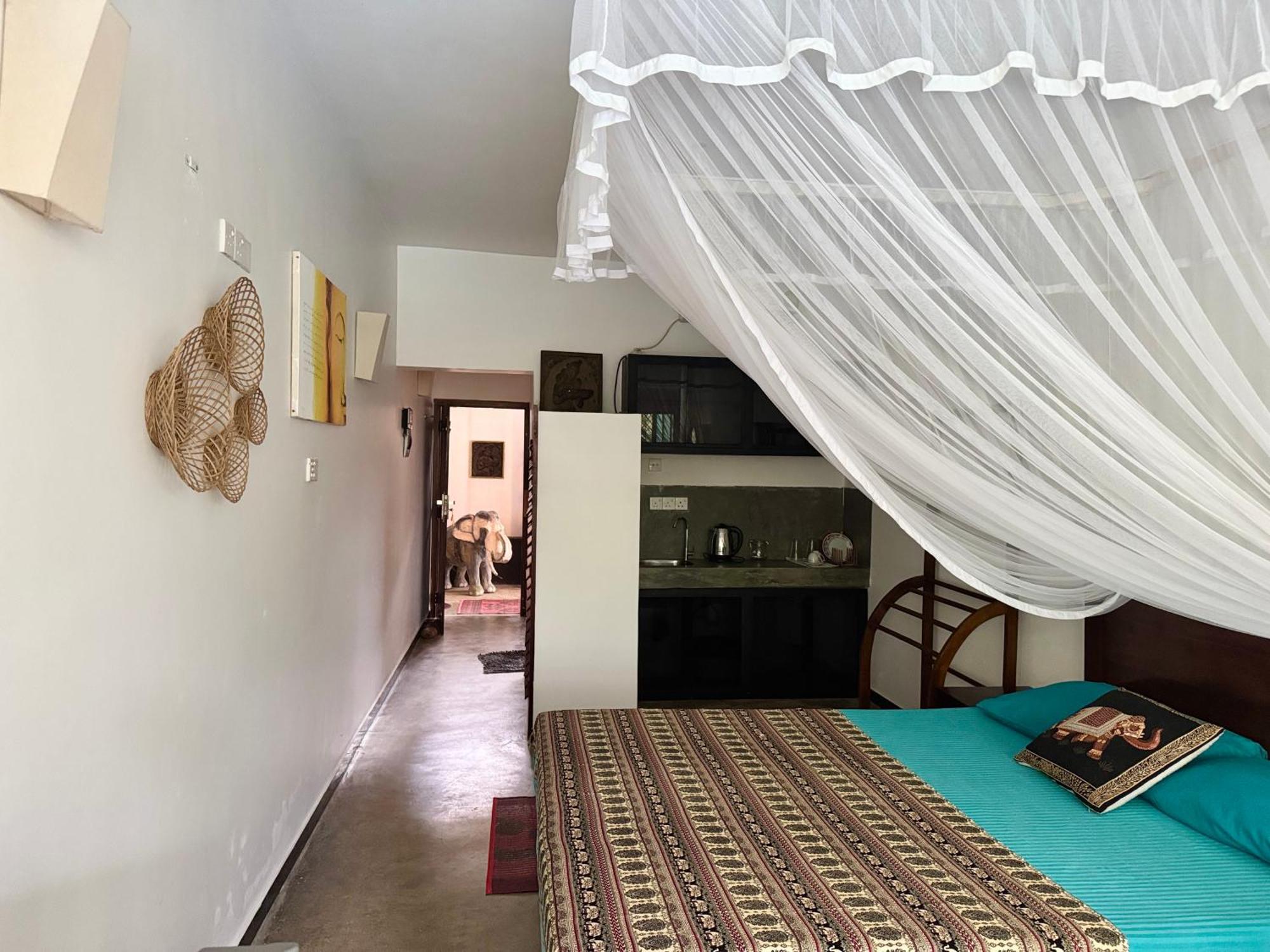 Swastha Ayurveda Villa Хіккадува Номер фото